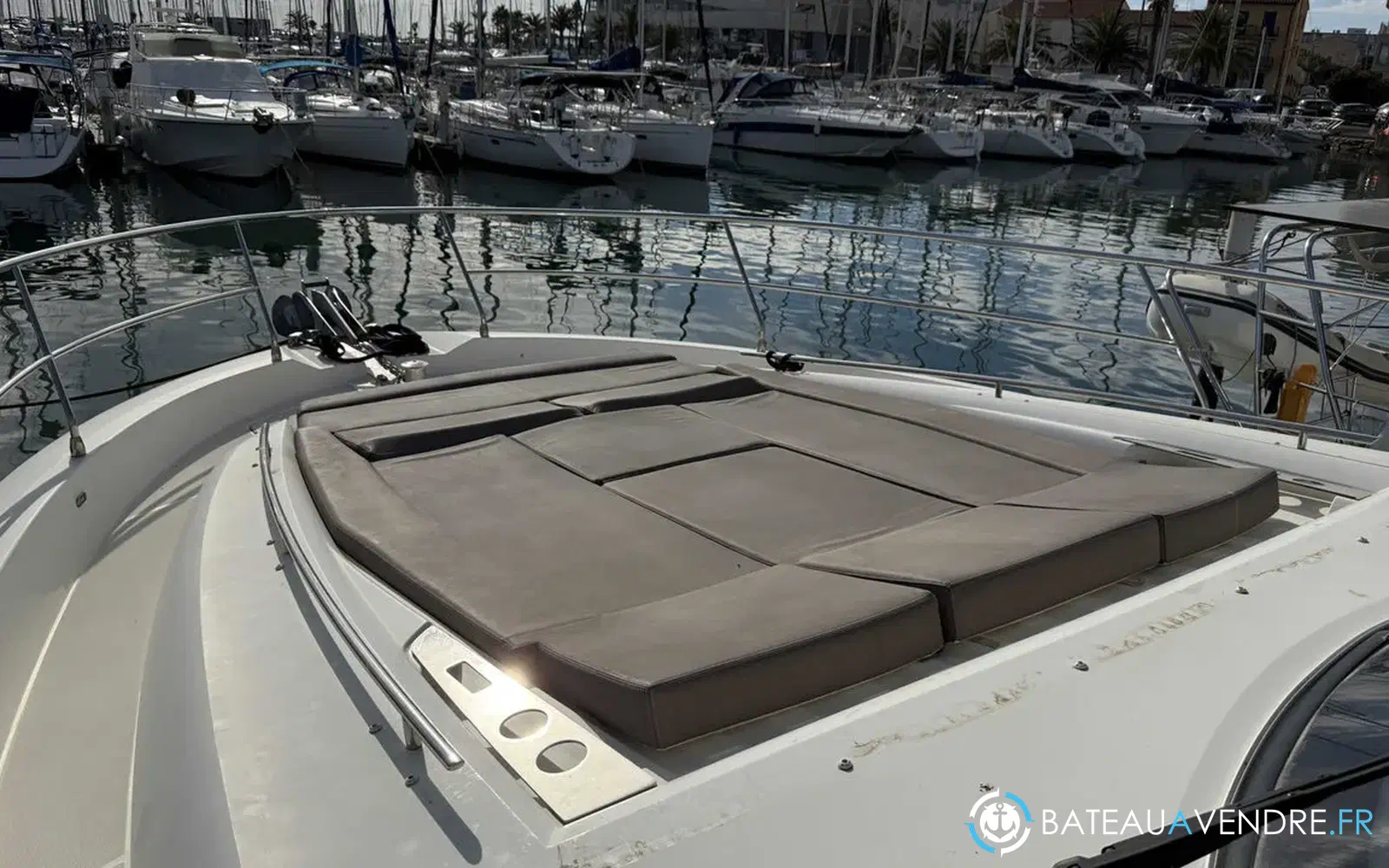 slider 5 Prestige Yachts 560 Fly