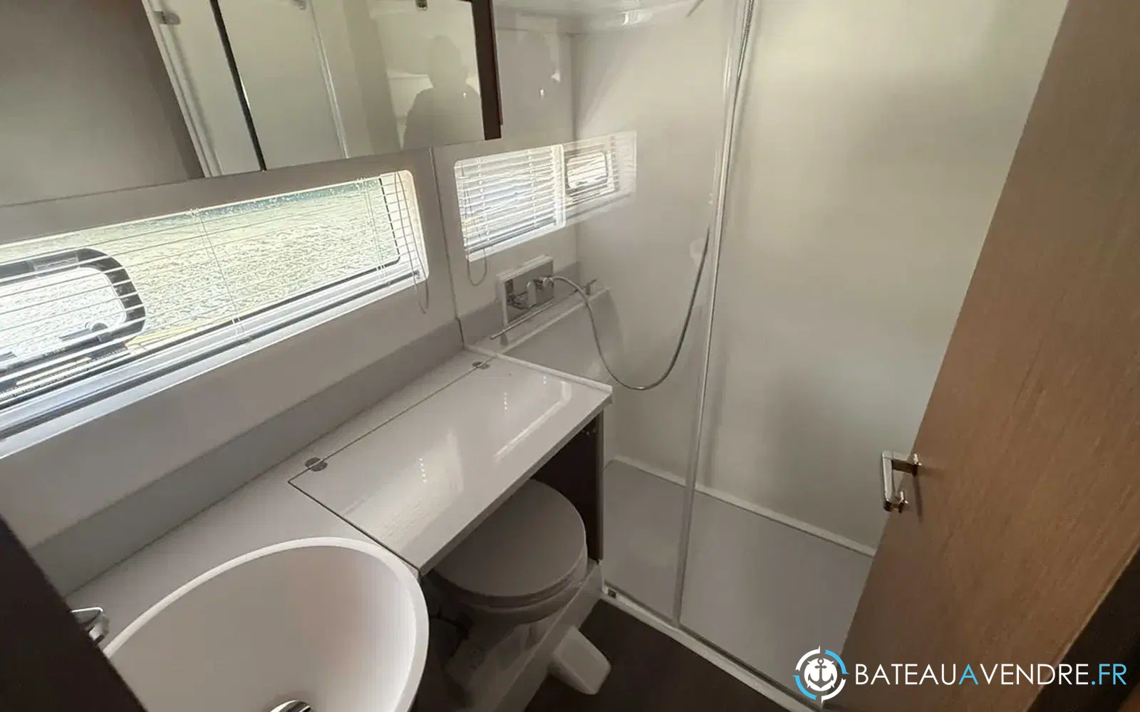 slider 23 Beneteau Antares 12