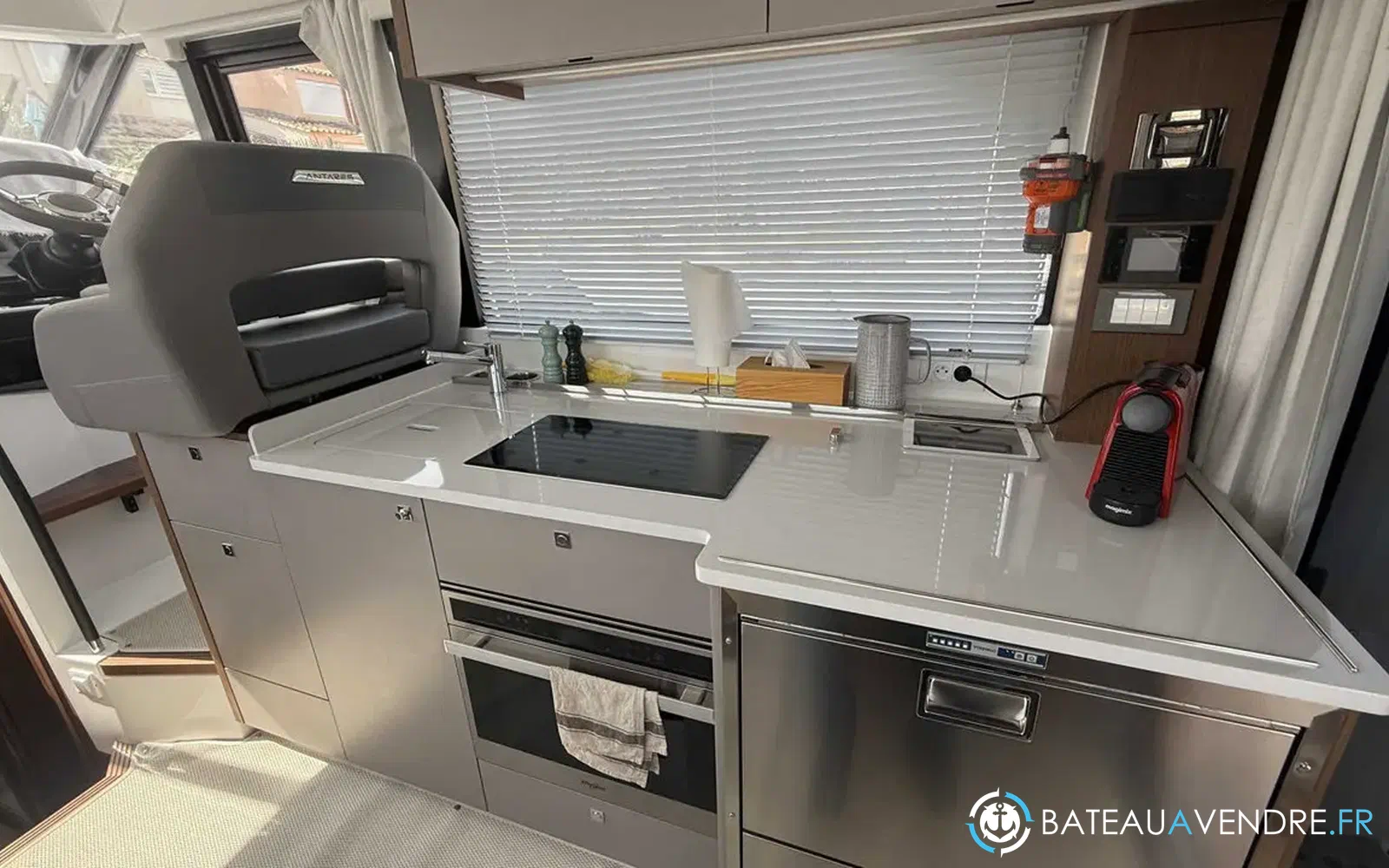 slider 24 Beneteau Antares 12