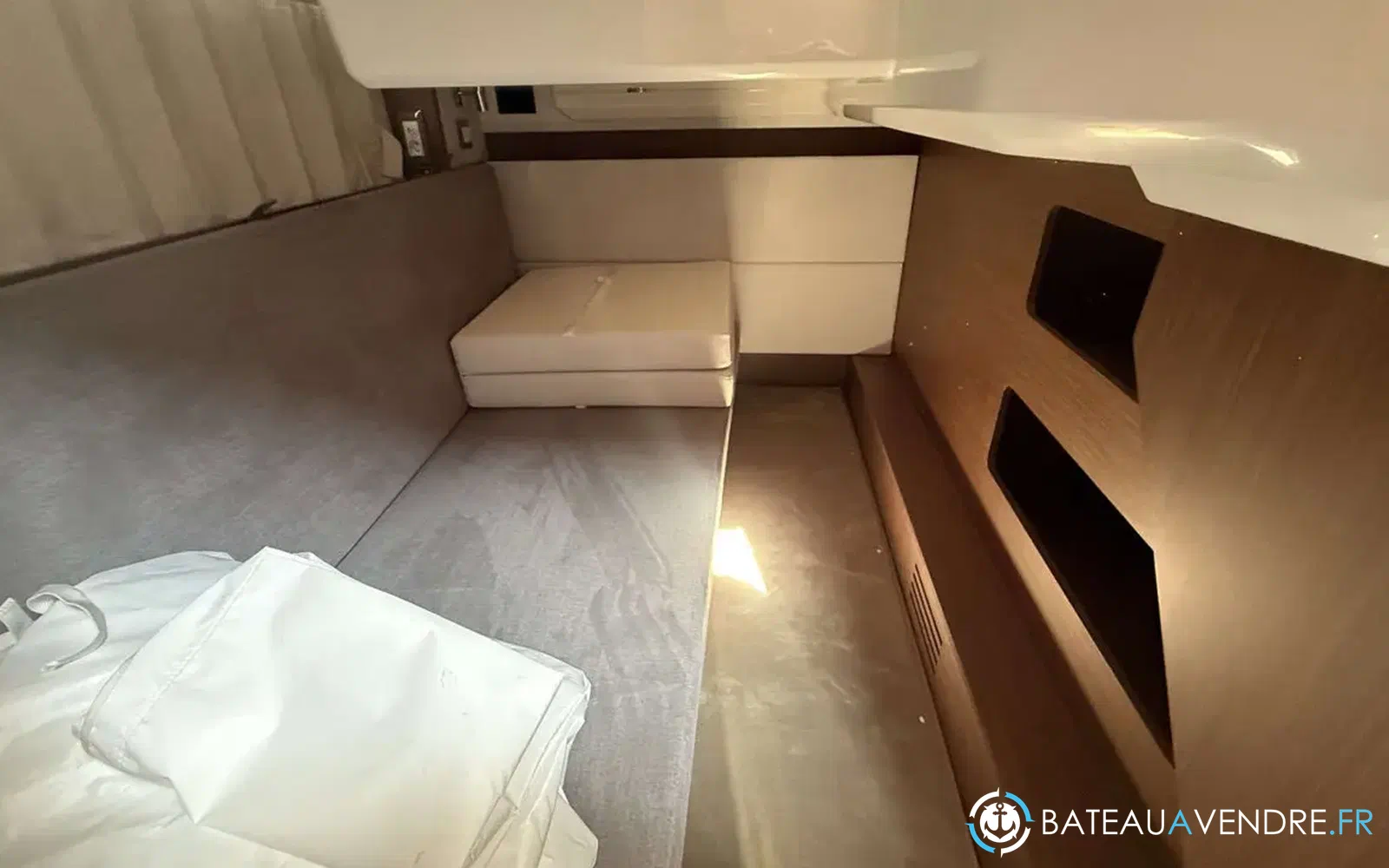 slider 31 Beneteau Antares 12