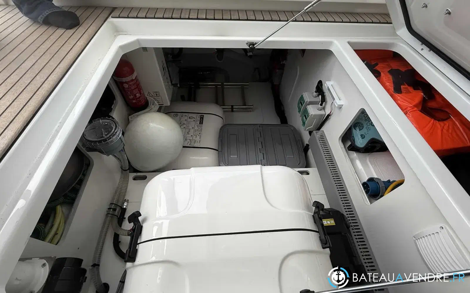 slider 34 Beneteau Antares 12