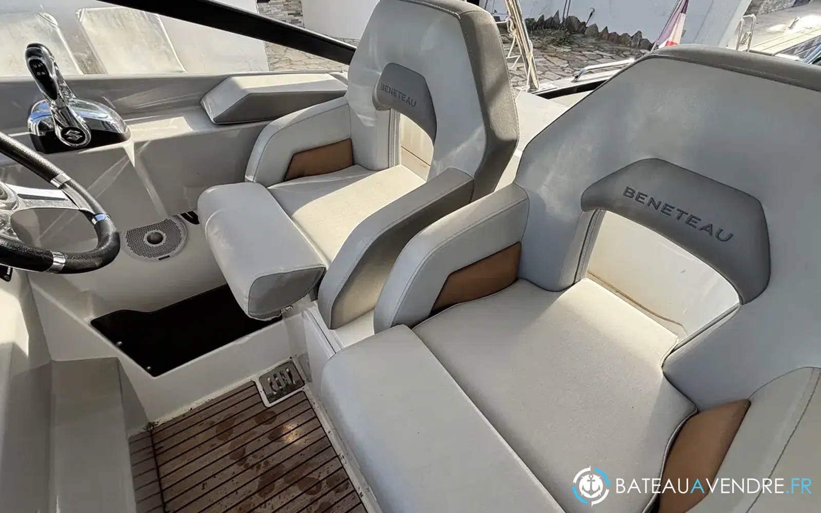 slider 9 Beneteau Flyer 10