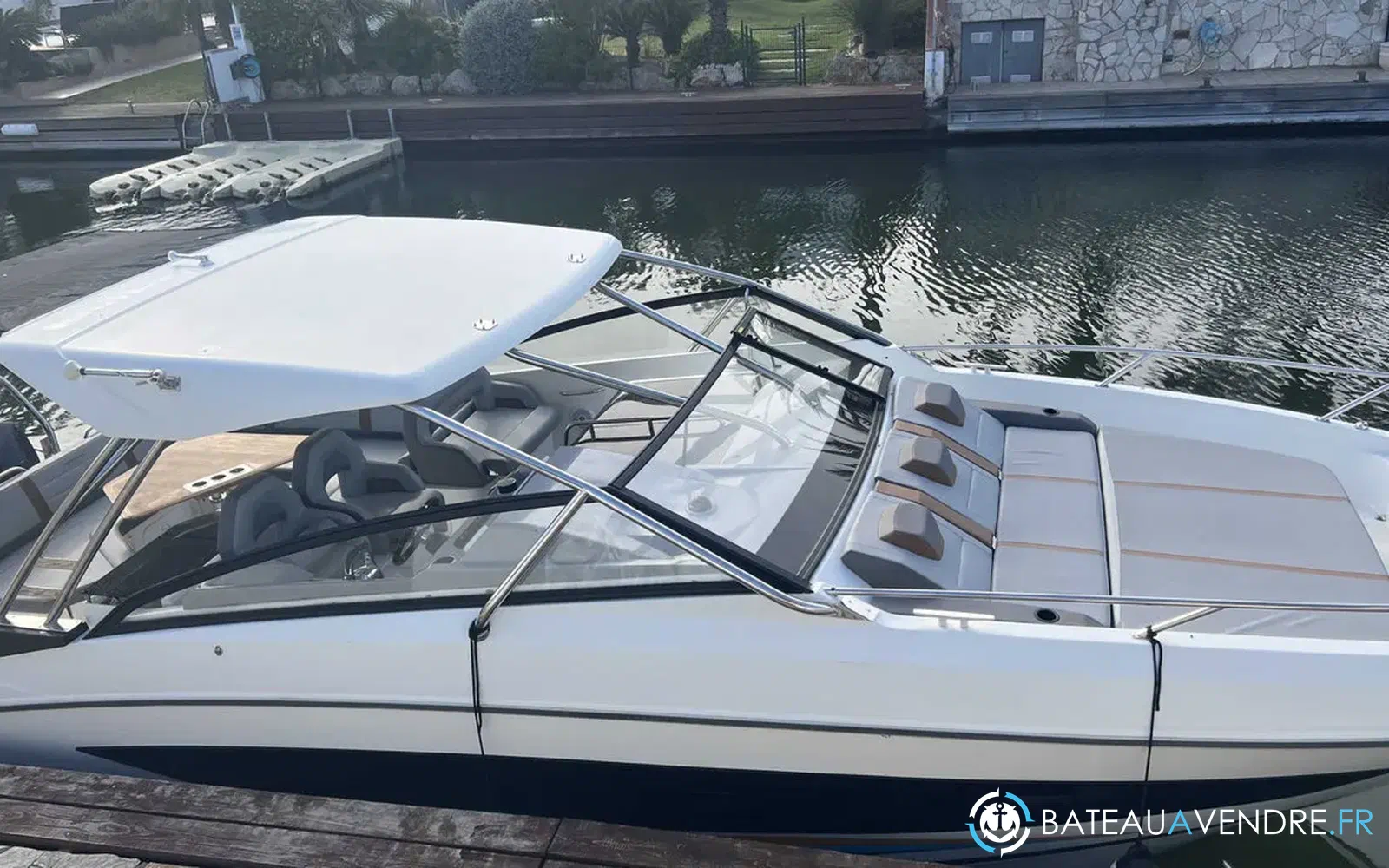 slider 2 Beneteau Flyer 10