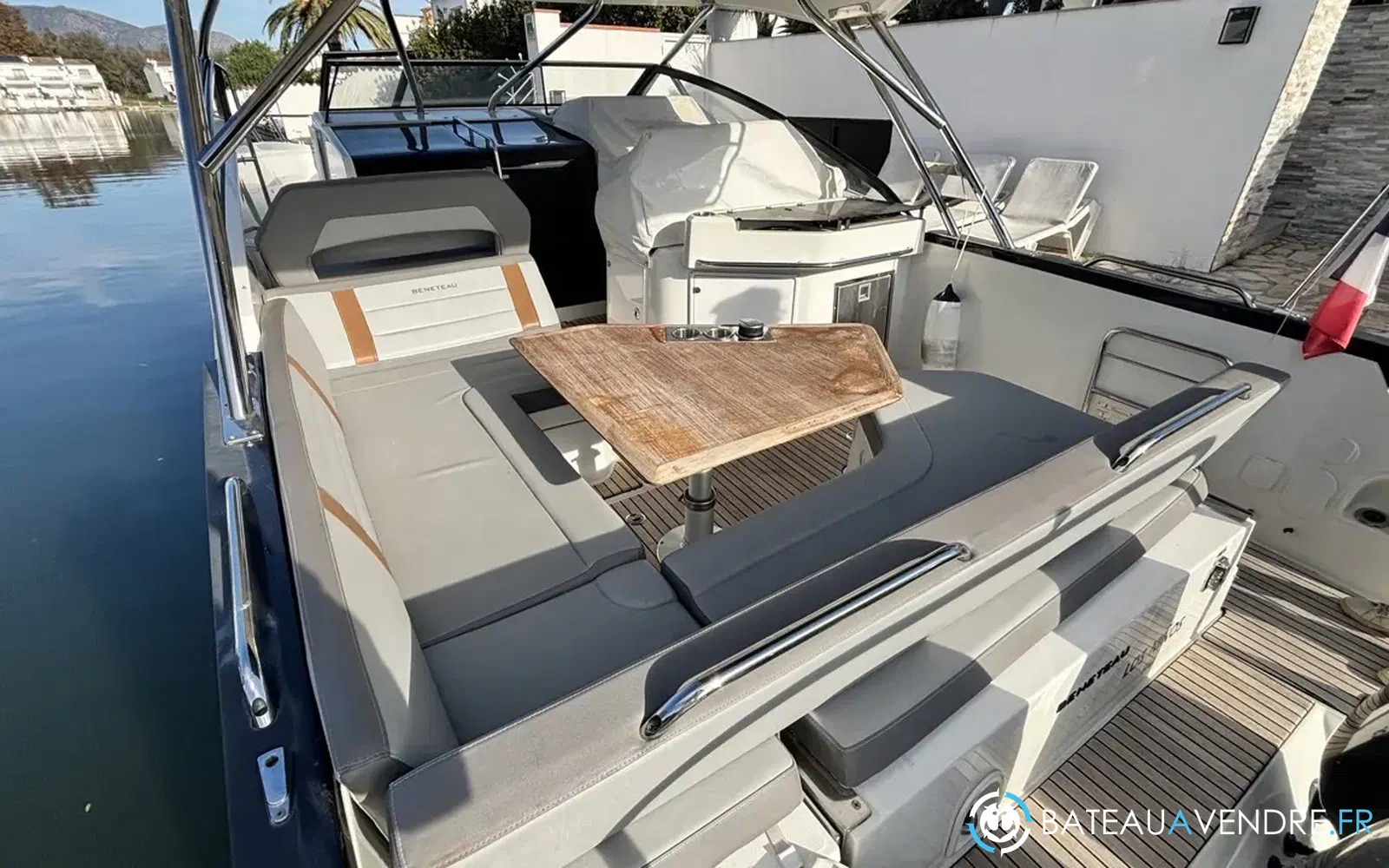 slider 3 Beneteau Flyer 10