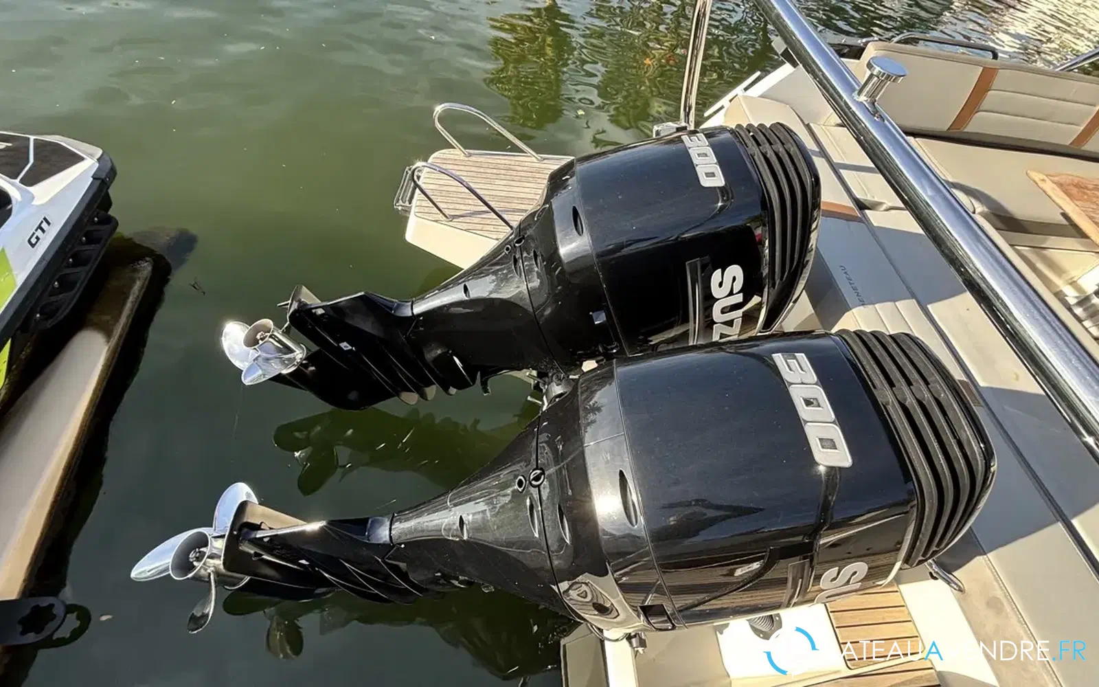 slider 5 Beneteau Flyer 10