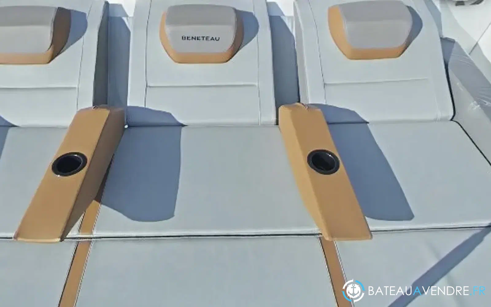 slider 6 Beneteau Flyer 10