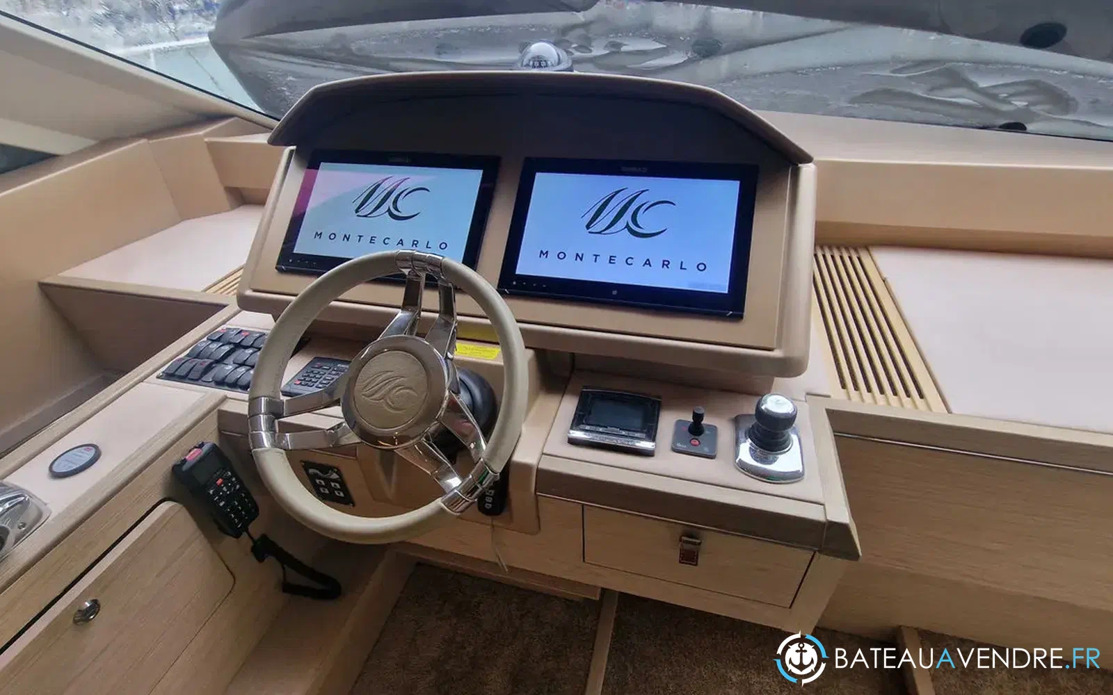 slider 14 Beneteau Monte Carlo 6