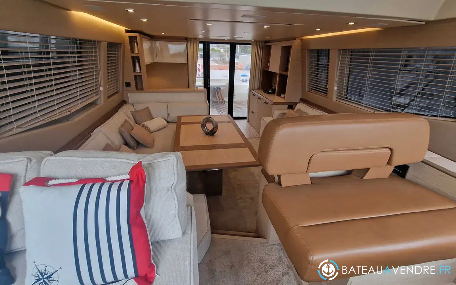 slider 17 Beneteau Monte Carlo 6
