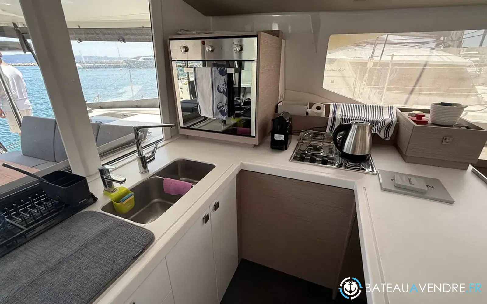 slider 30 Fountaine Pajot Astrea 42
