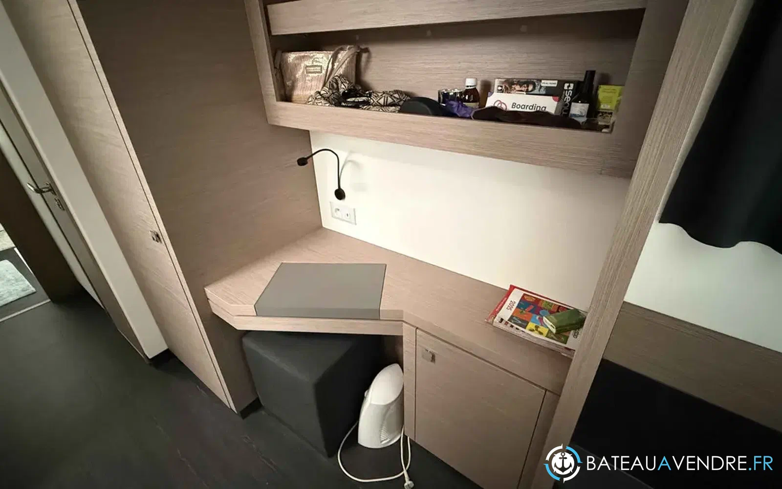 slider 35 Fountaine Pajot Astrea 42
