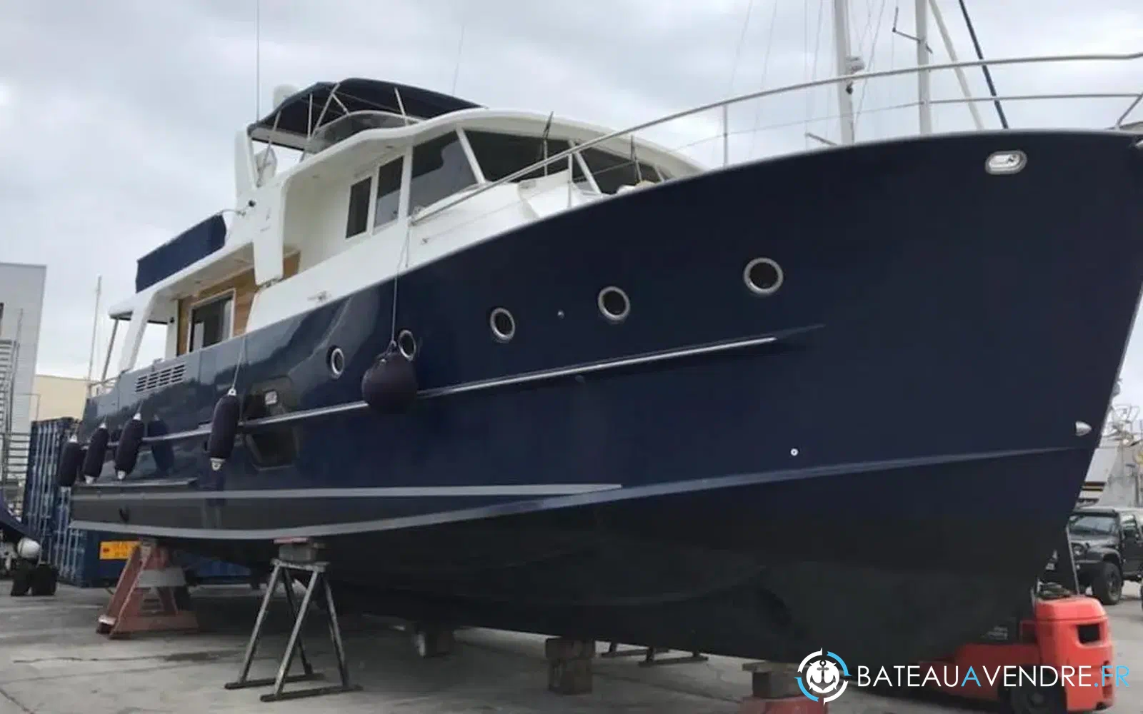 slider 1 Beneteau Swift Trawler 52