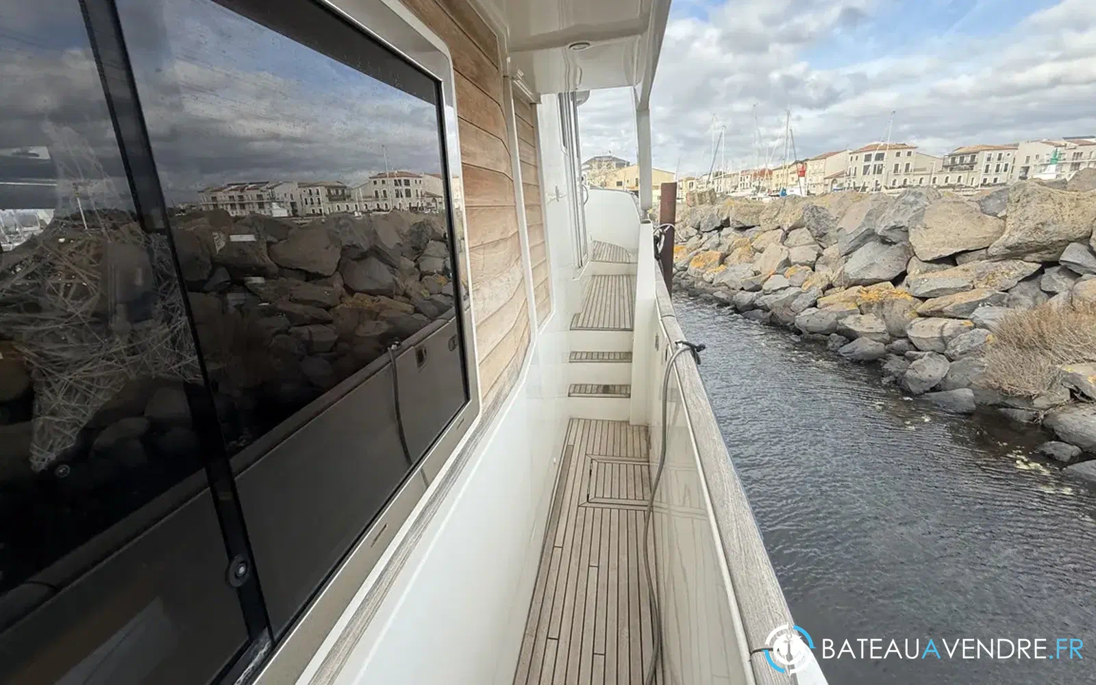 slider 3 Beneteau Swift Trawler 52