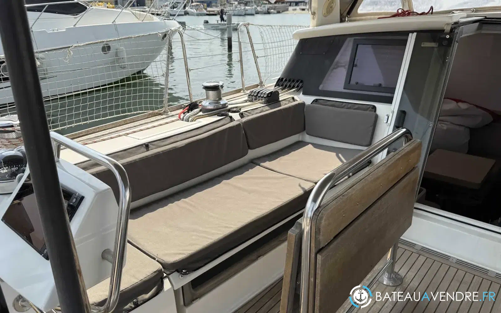 slider 15 Beneteau Sense 51