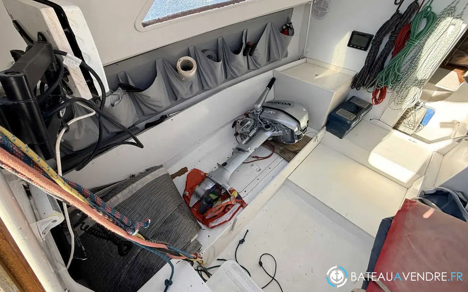 slider 15 Comar Yachts Comet 28