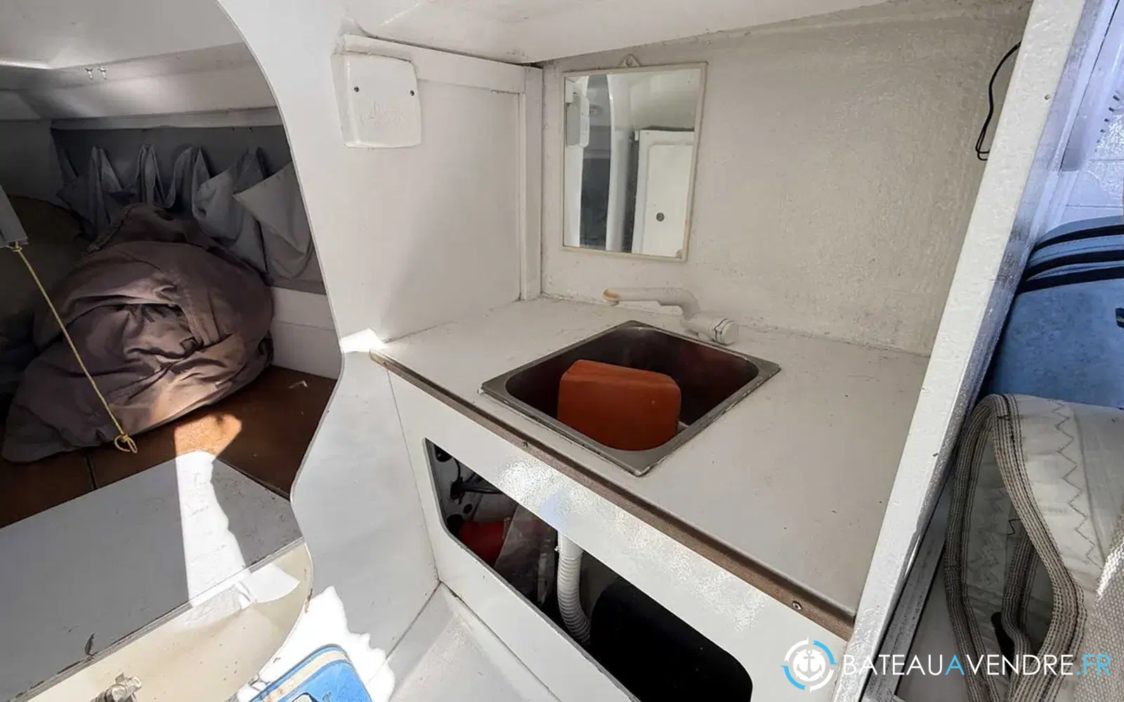 slider 16 Comar Yachts Comet 28
