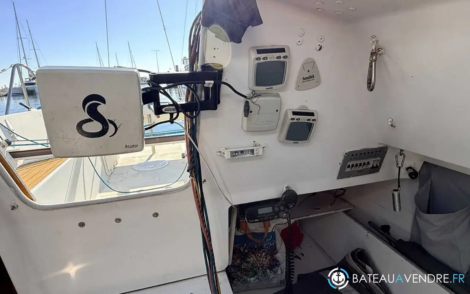 slider 21 Comar Yachts Comet 28