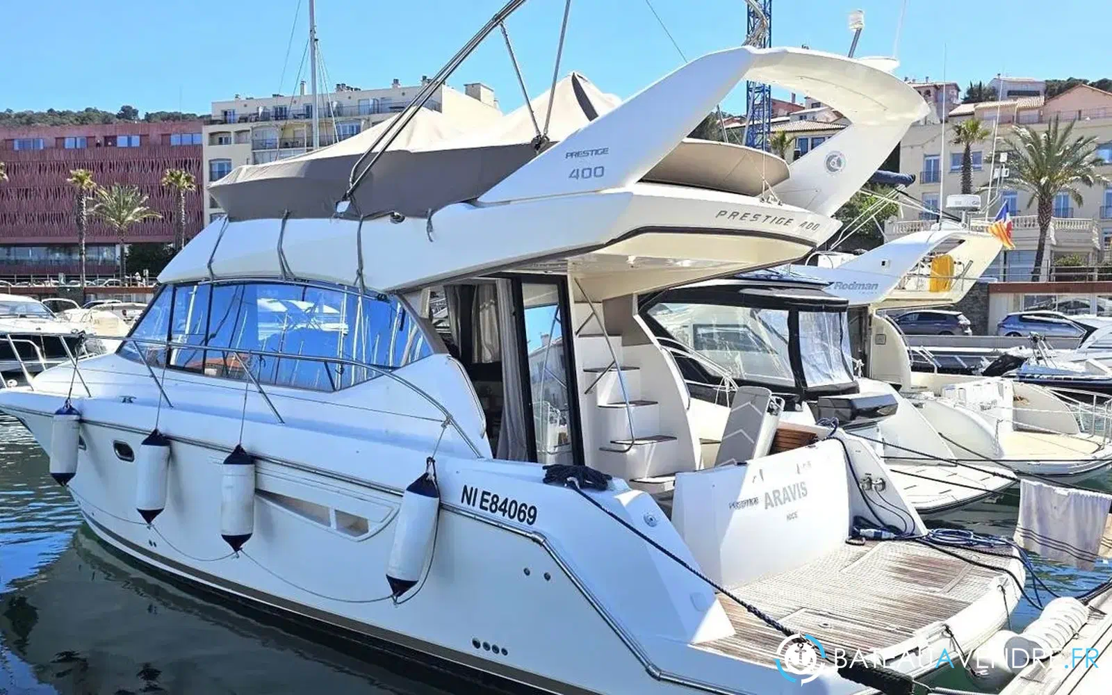 slider 0 Prestige Yachts 400