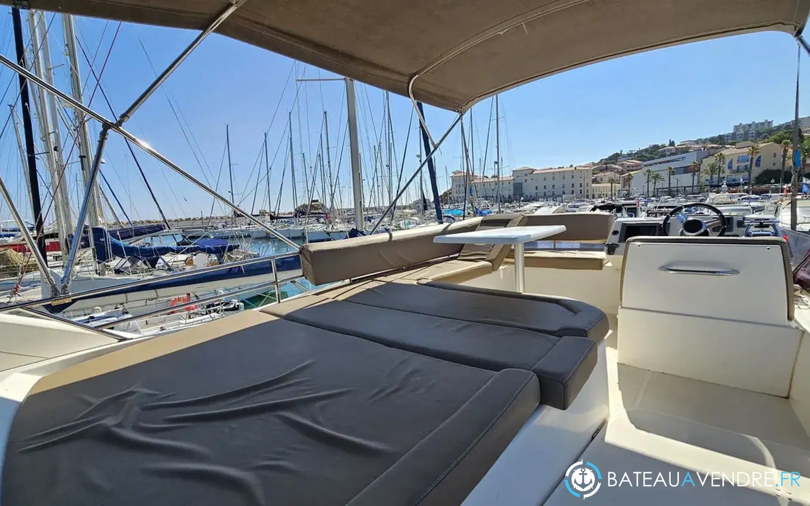 slider 15 Prestige Yachts 400
