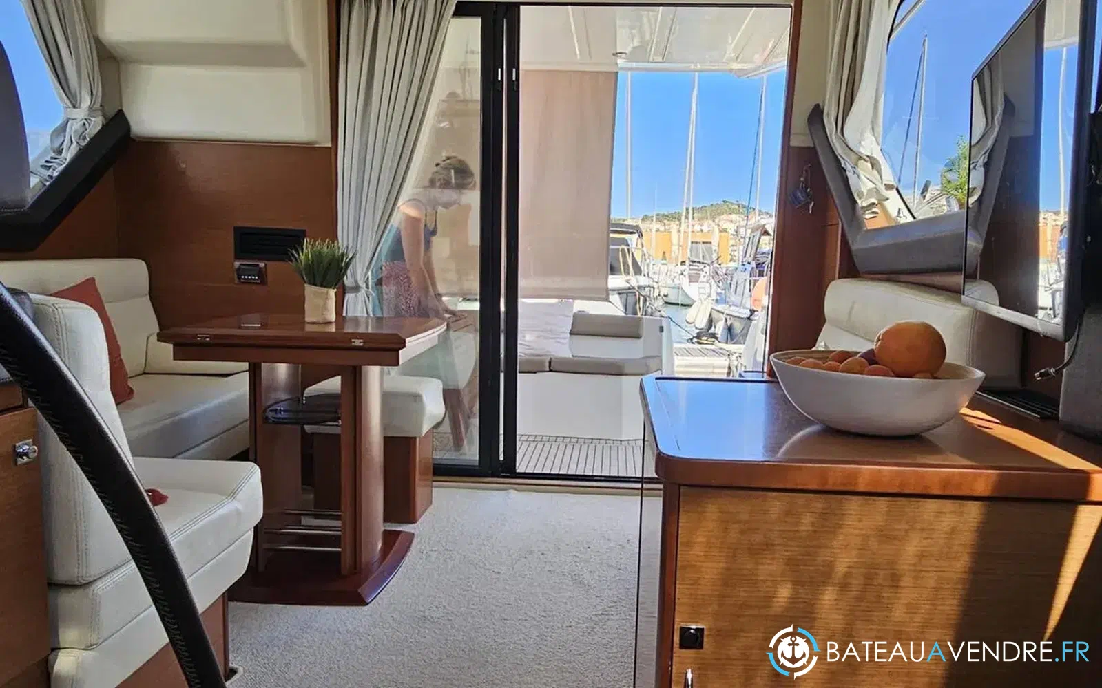 slider 6 Prestige Yachts 400