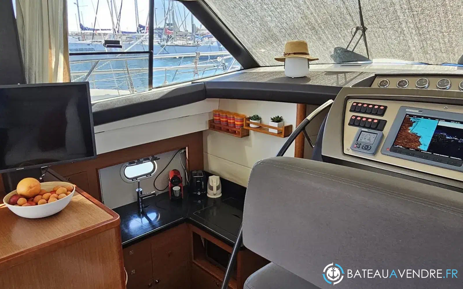 slider 8 Prestige Yachts 400