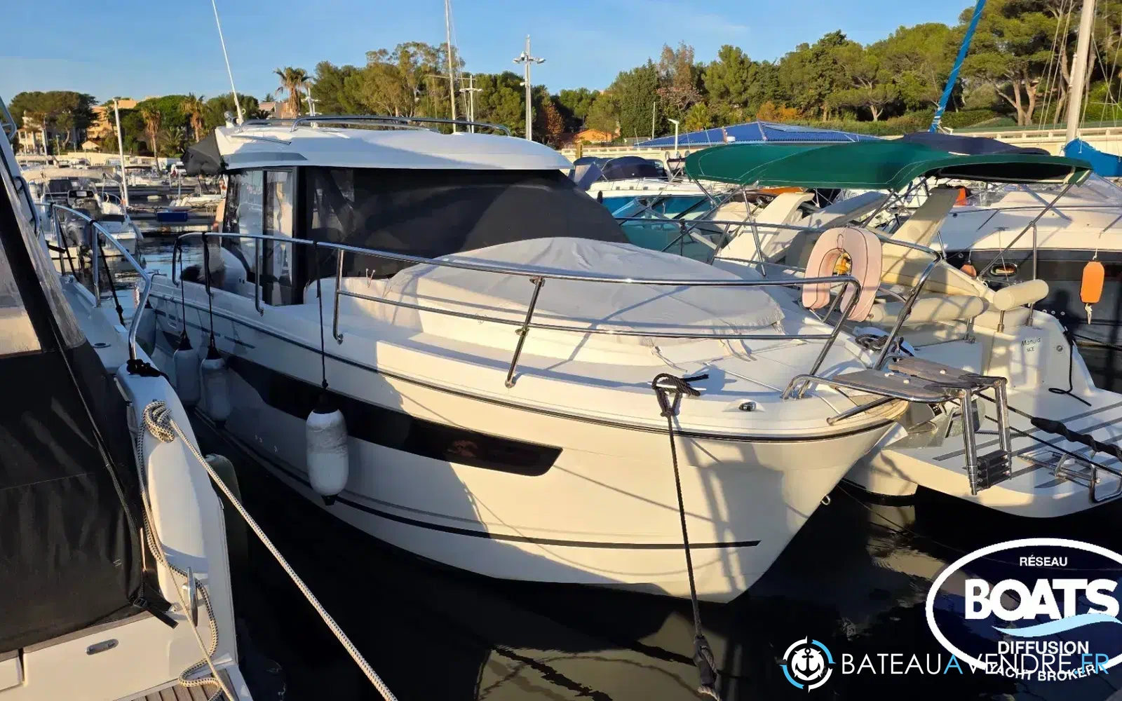 slider 0 Jeanneau Merry Fisher 895