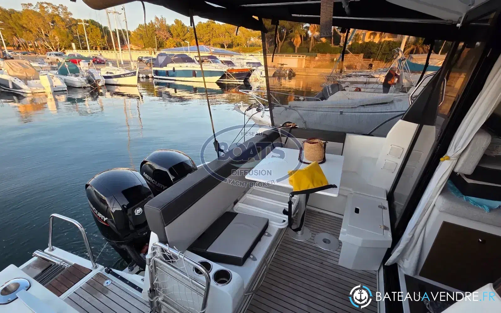 slider 13 Jeanneau Merry Fisher 895