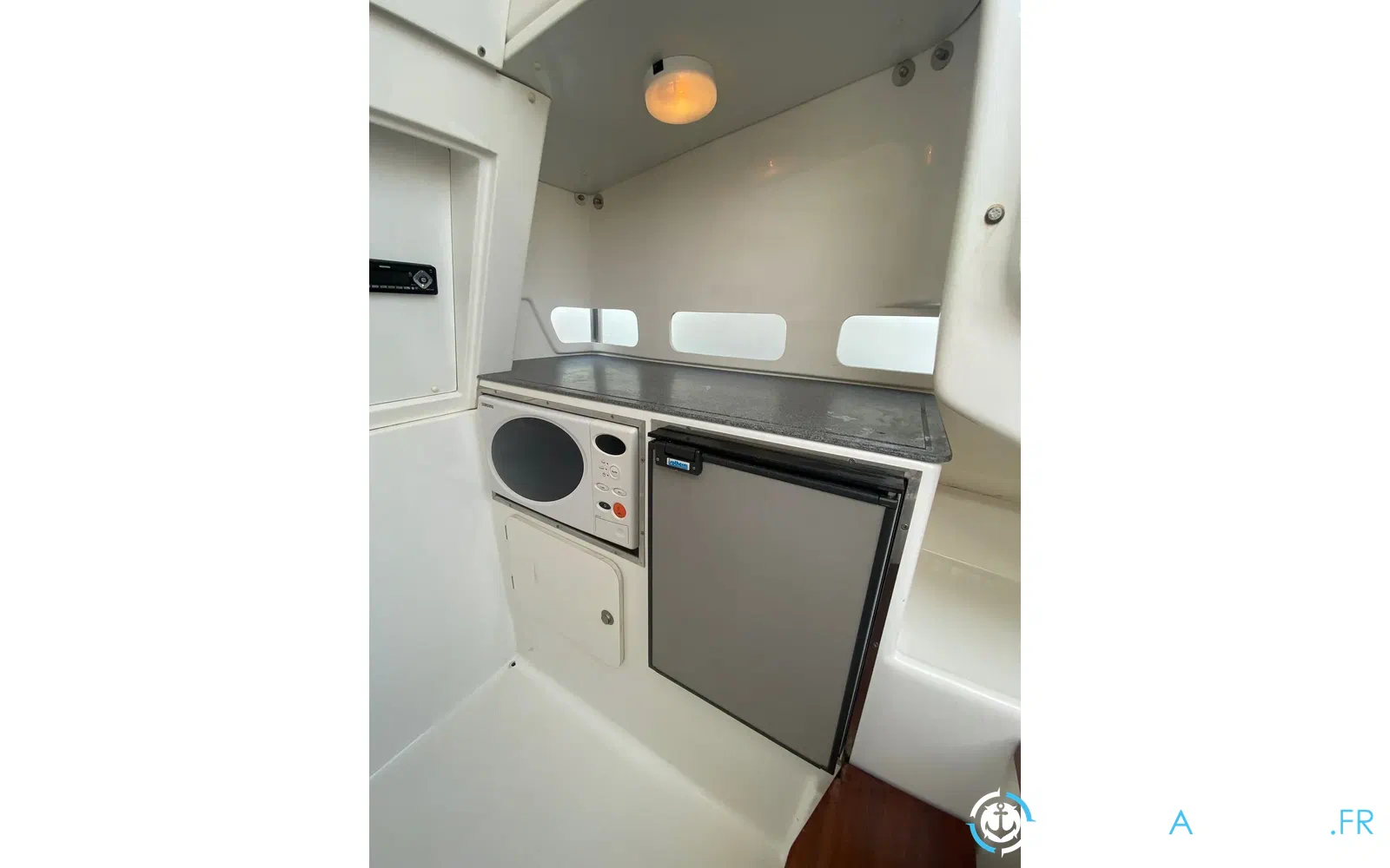 slider 12 Kelt White Shark 285