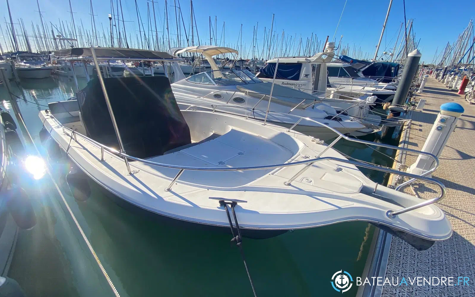 slider 0 Kelt White Shark 285