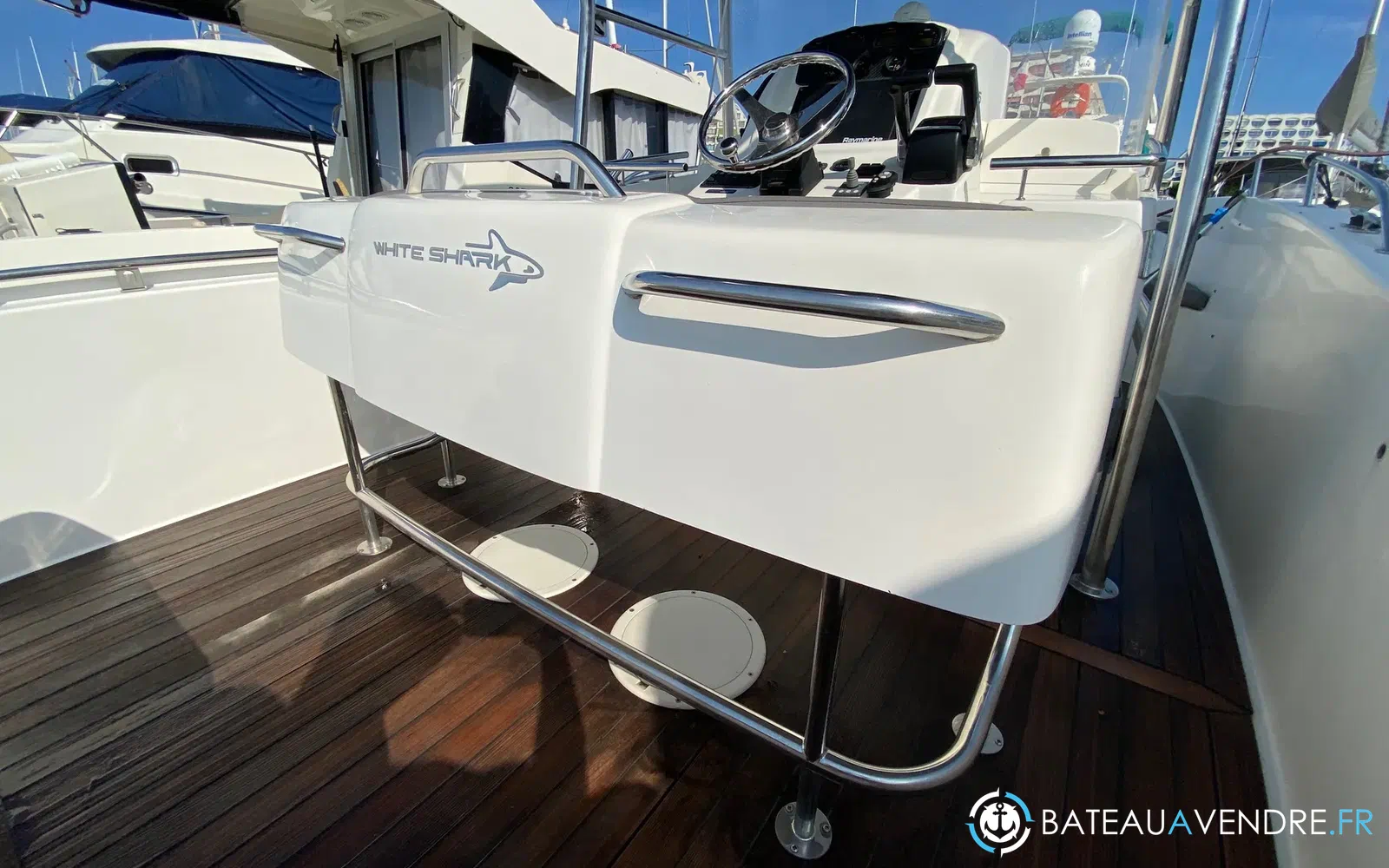 slider 21 Kelt White Shark 285