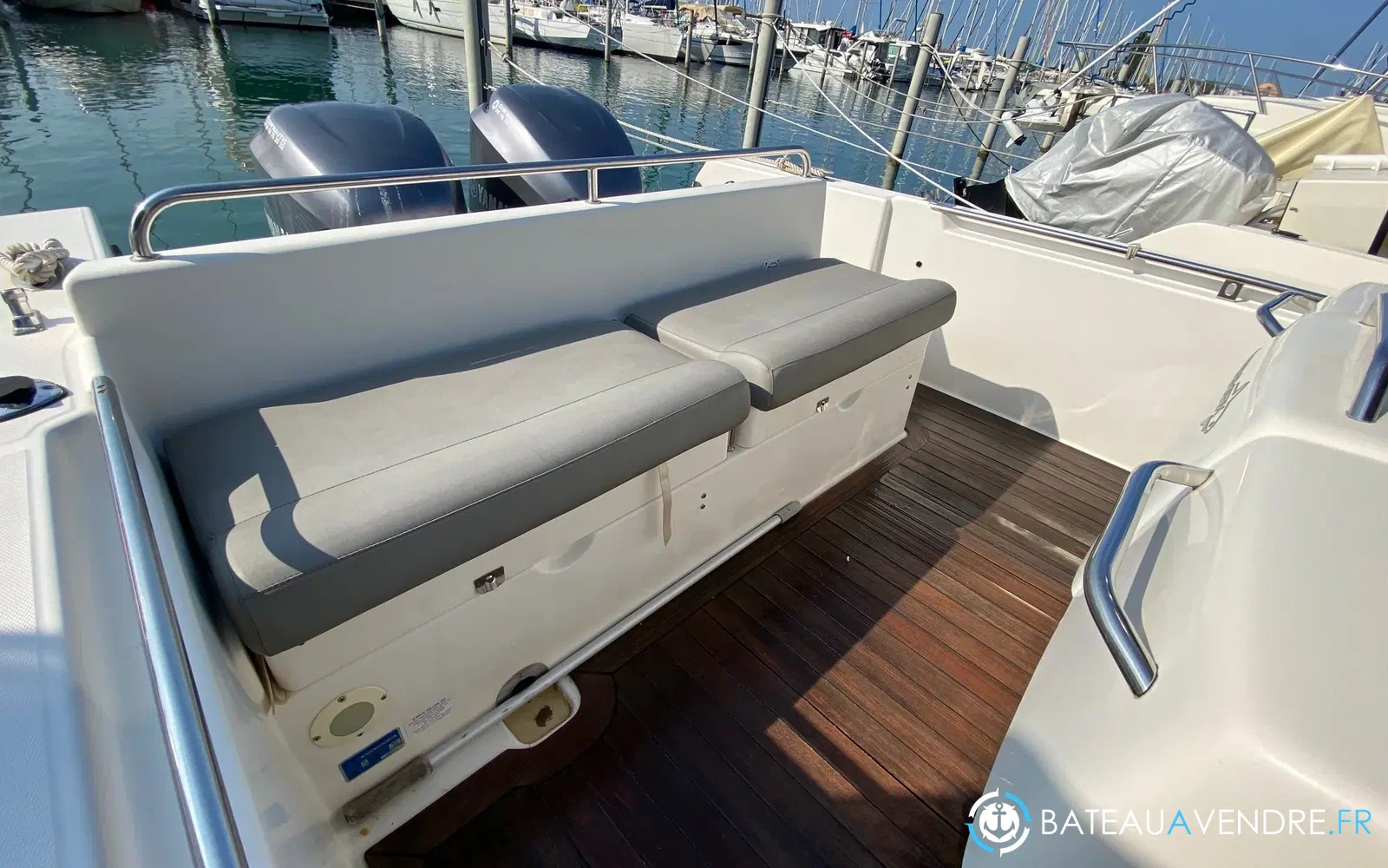 slider 22 Kelt White Shark 285