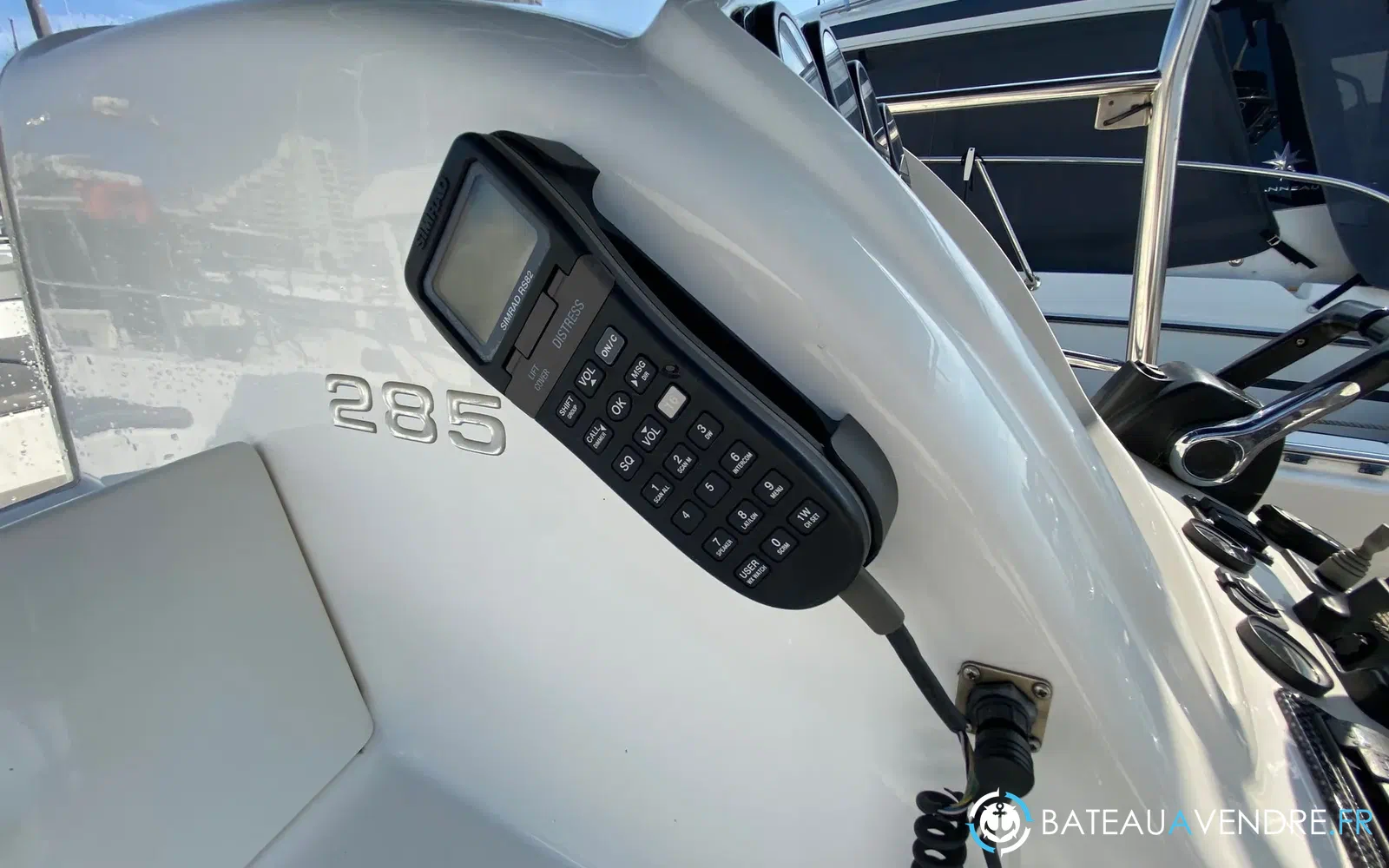 slider 25 Kelt White Shark 285