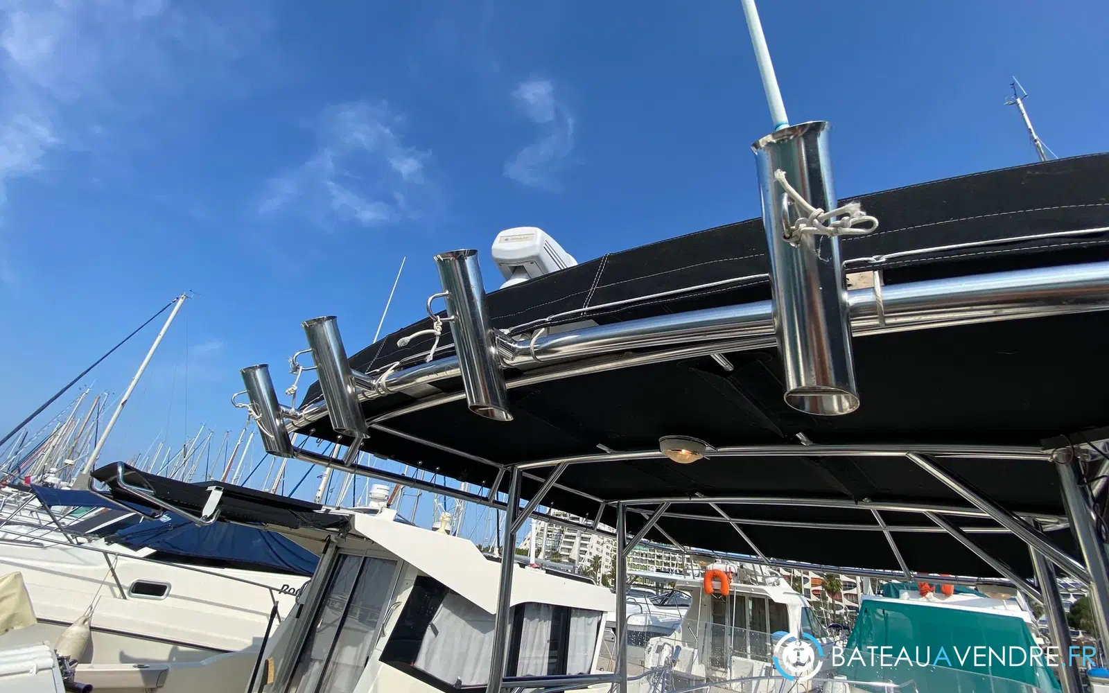 slider 28 Kelt White Shark 285