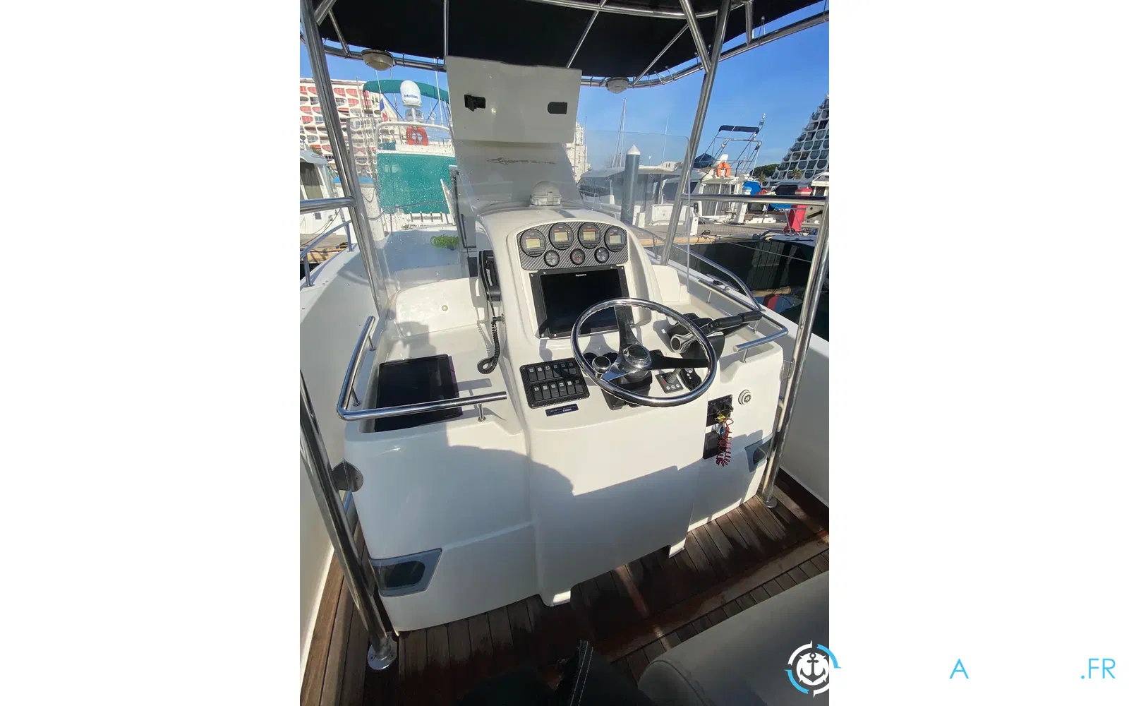 slider 4 Kelt White Shark 285