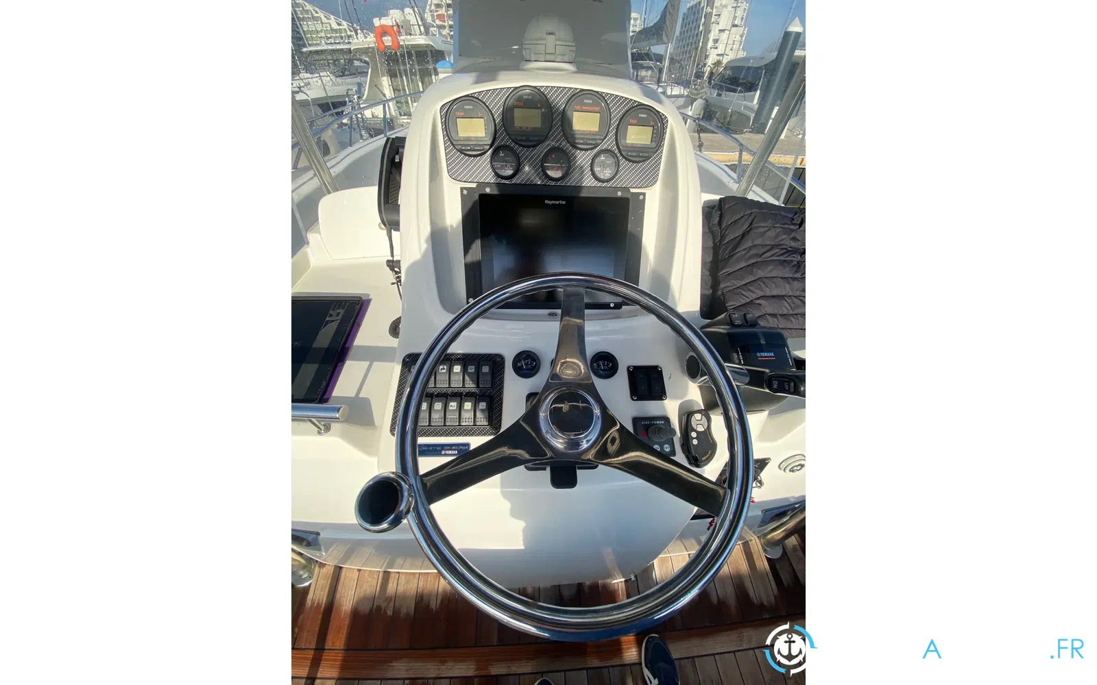 slider 7 Kelt White Shark 285
