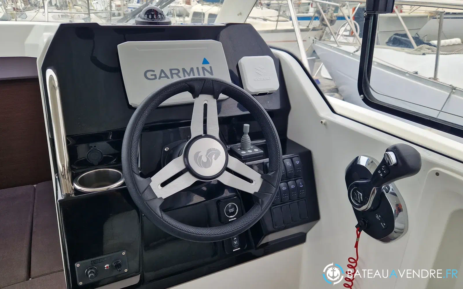 slider 10 Beneteau Antares 8 OB V2
