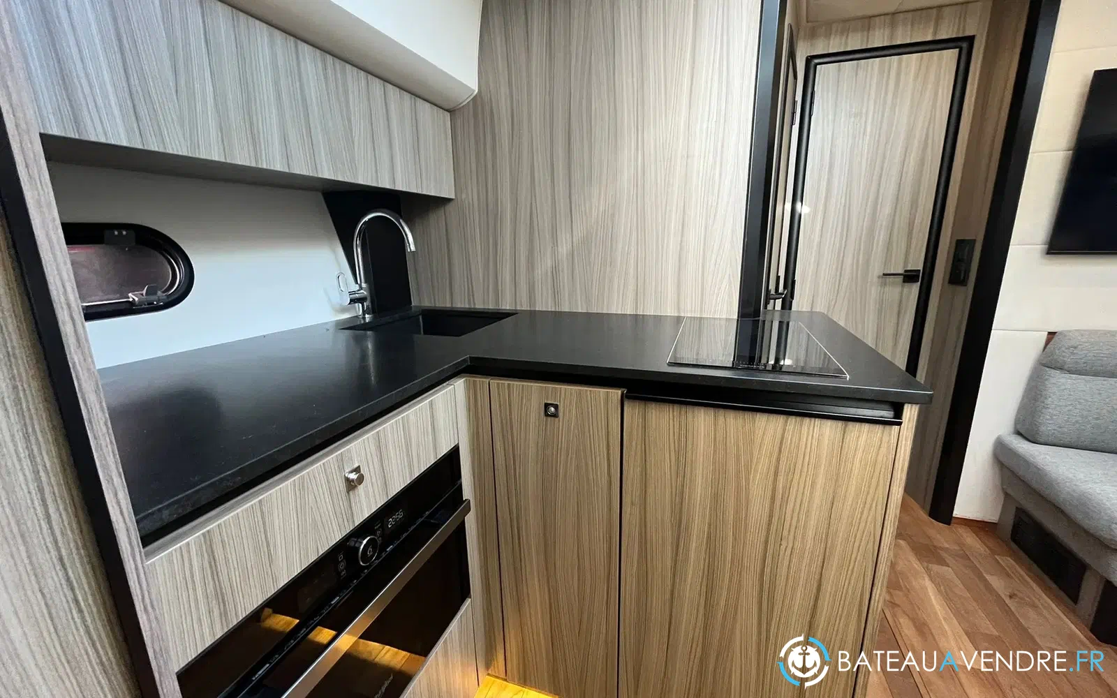 slider 16 Prestige Yachts 42 Sportop