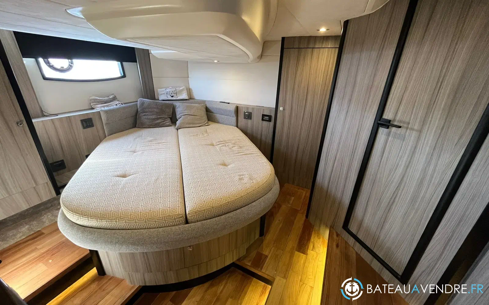 slider 18 Prestige Yachts 42 Sportop