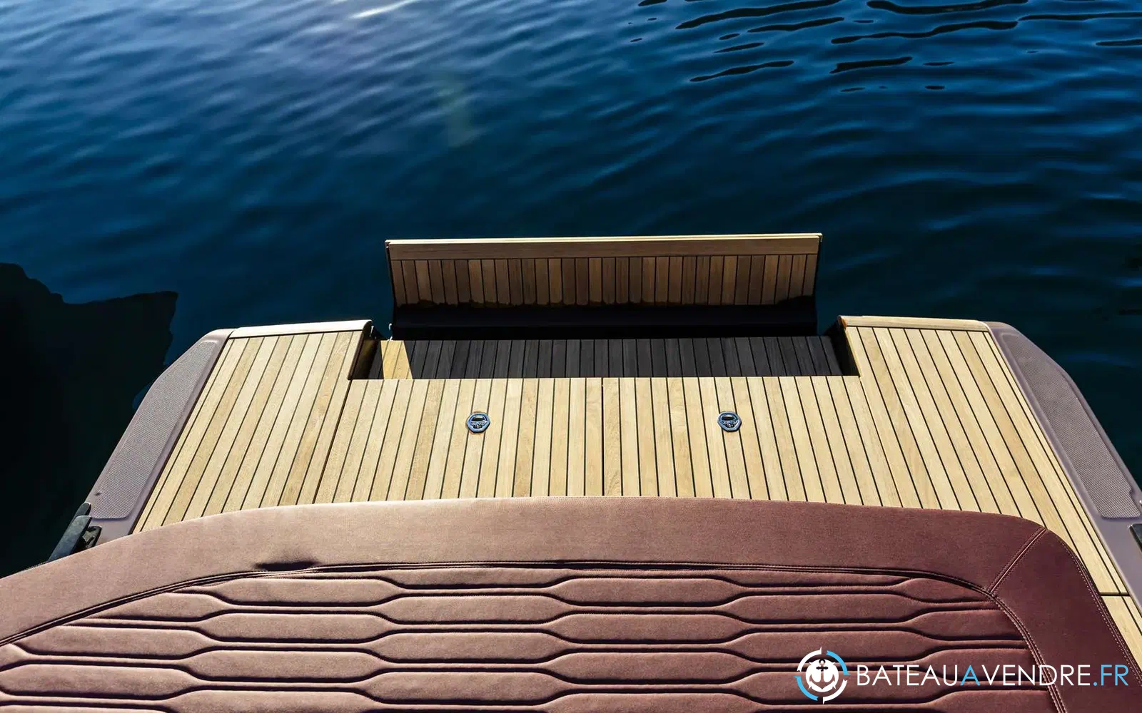 slider 4 Cranchi A32 Luxury Tender