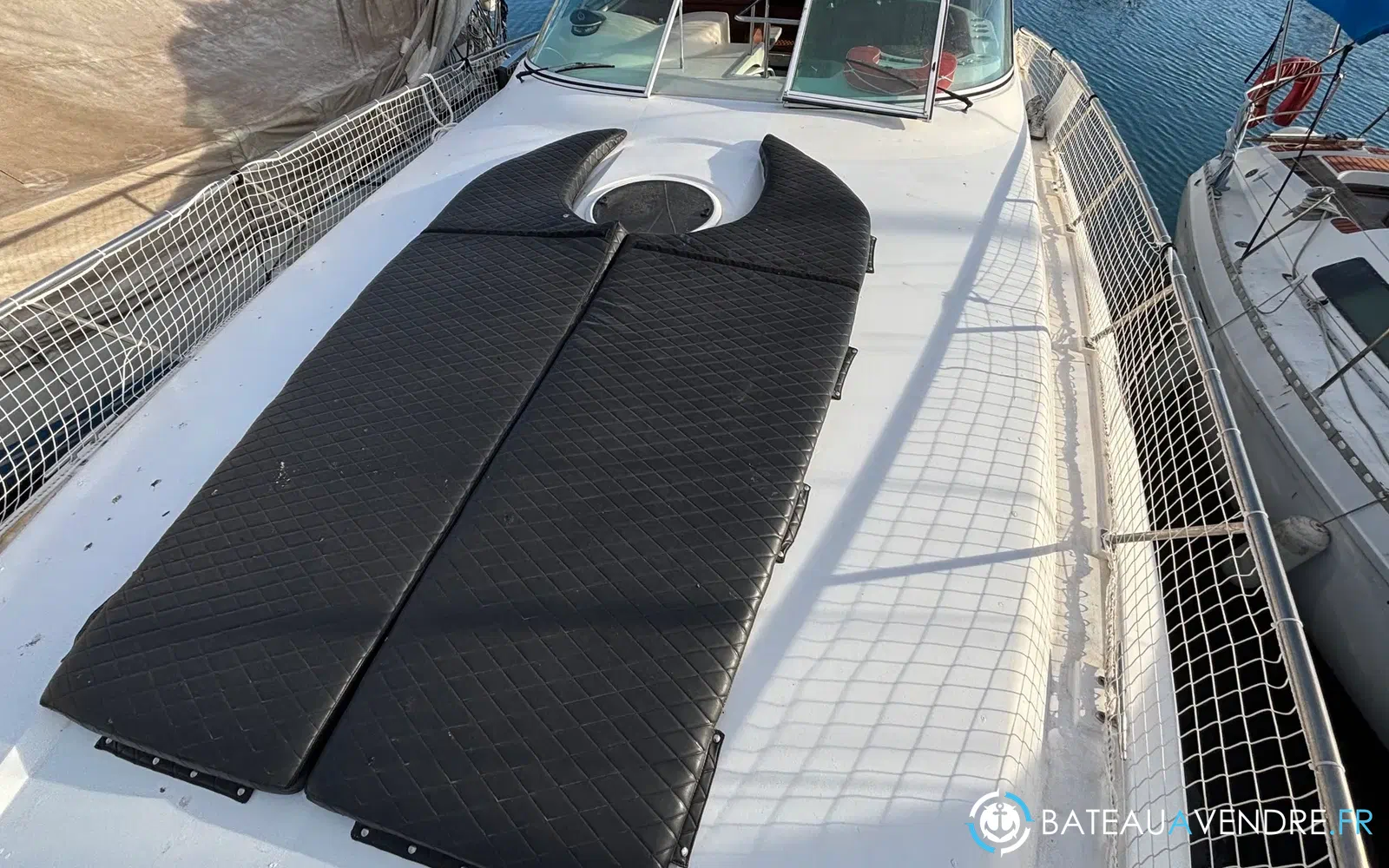 slider 5 Cruisers Yachts 4270 Esprit