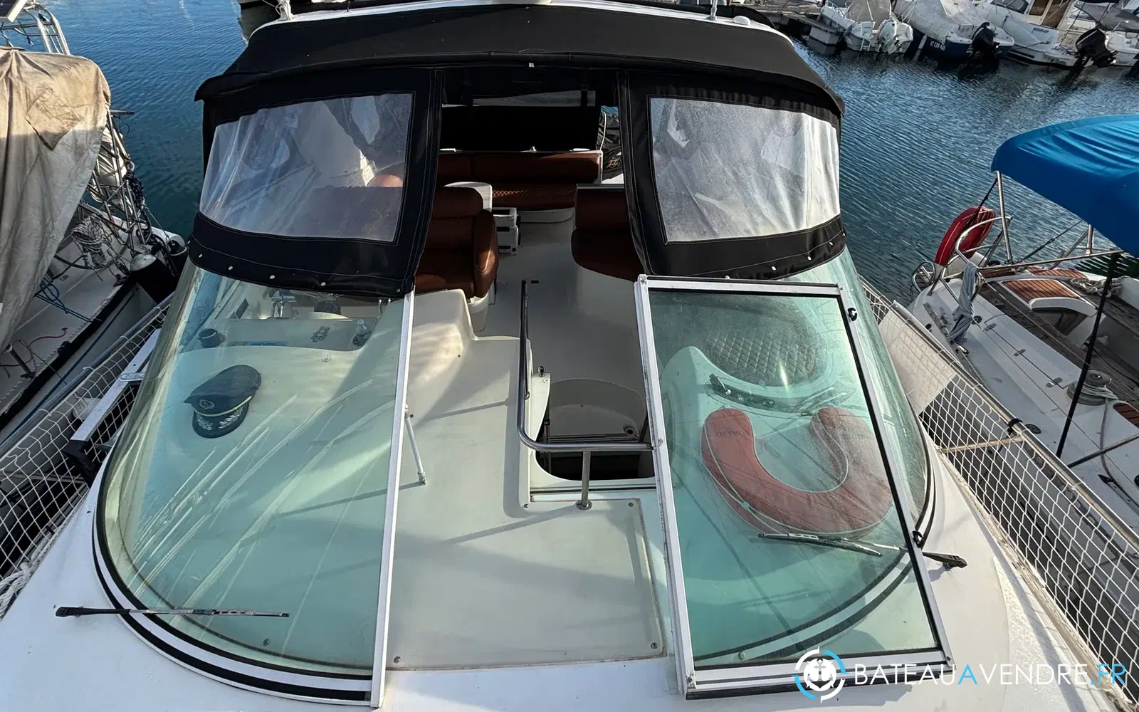 slider 8 Cruisers Yachts 4270 Esprit