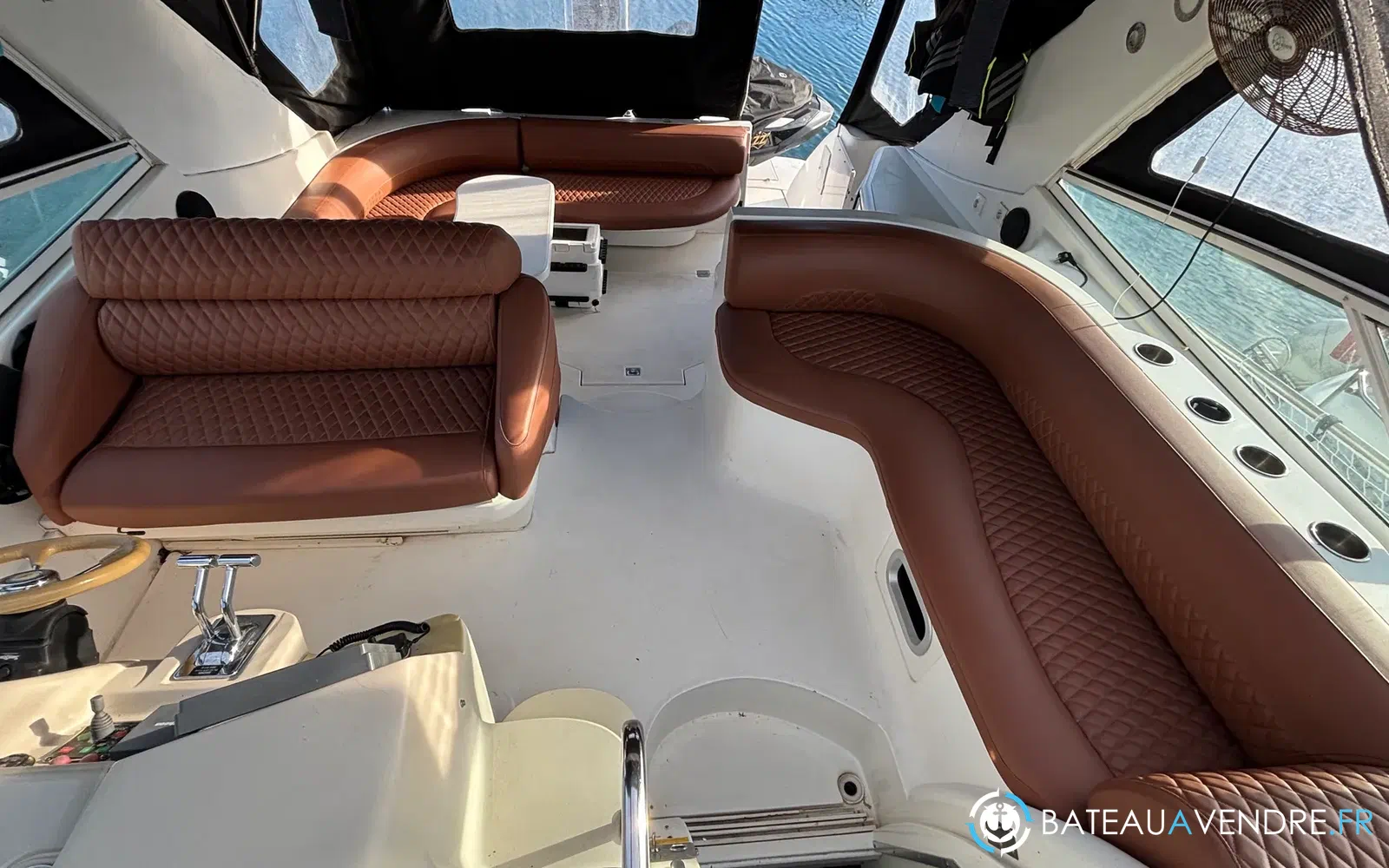slider 9 Cruisers Yachts 4270 Esprit