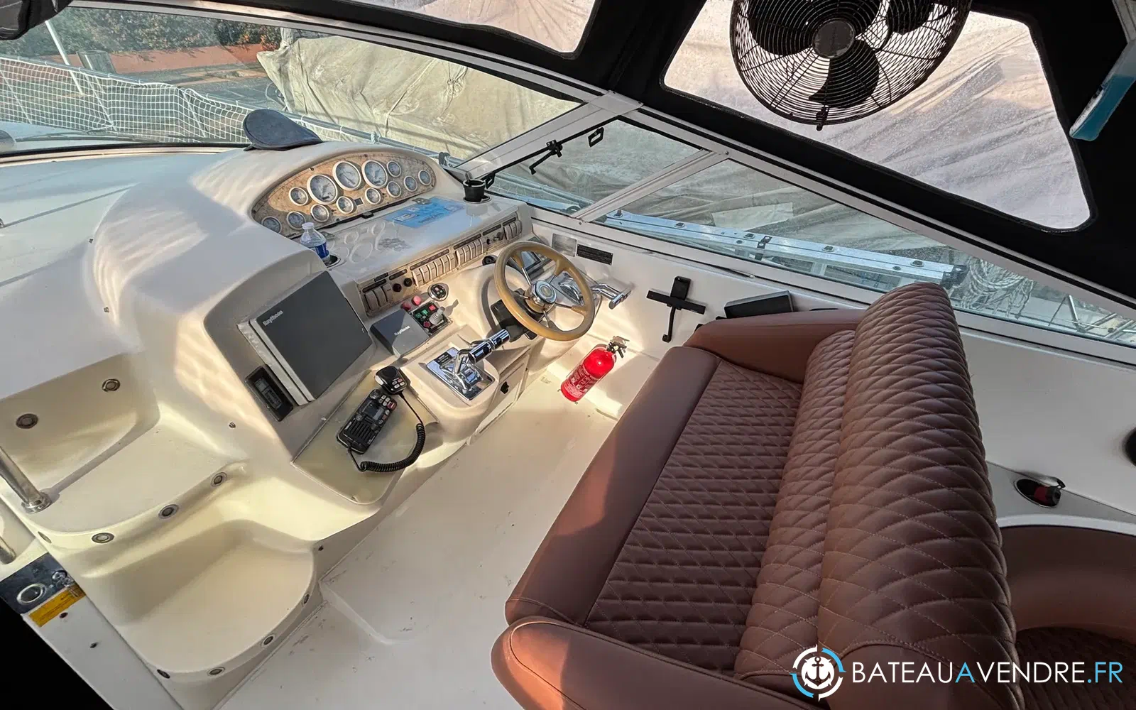 slider 10 Cruisers Yachts 4270 Esprit