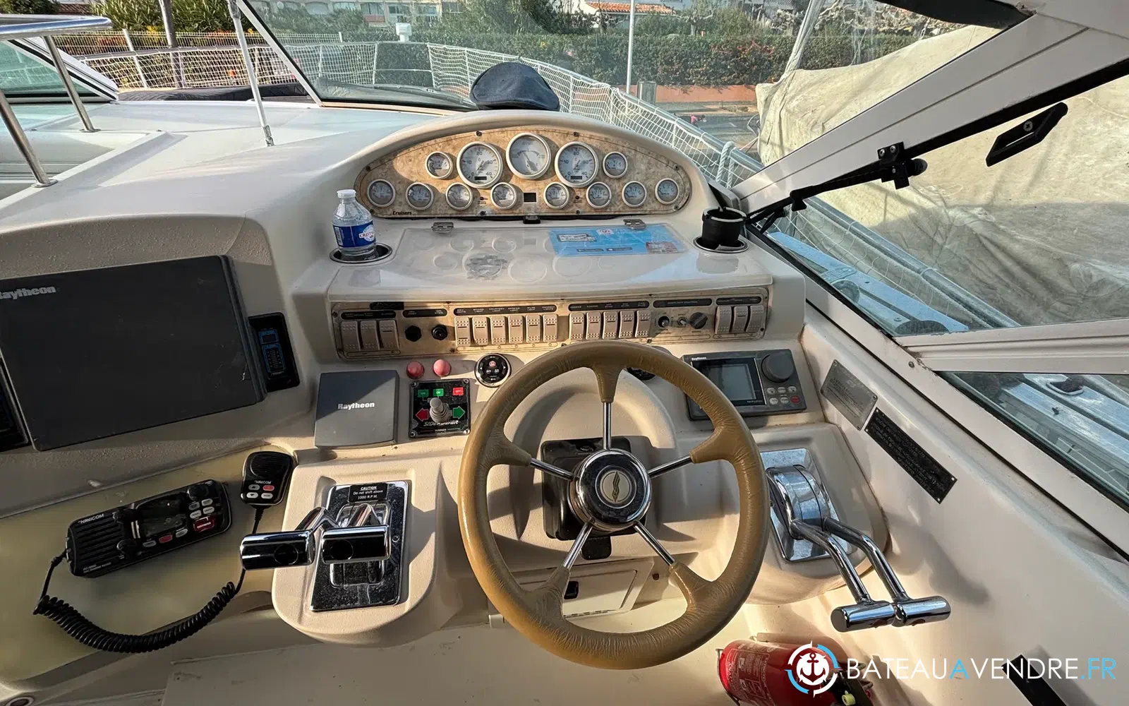 slider 11 Cruisers Yachts 4270 Esprit