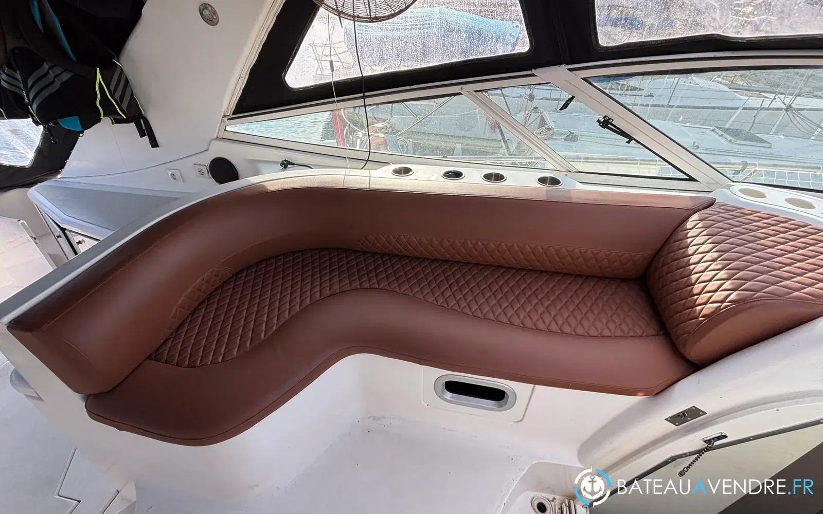 slider 12 Cruisers Yachts 4270 Esprit