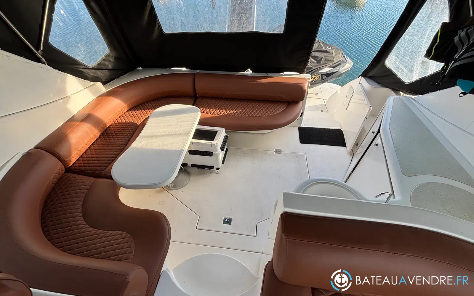 slider 13 Cruisers Yachts 4270 Esprit