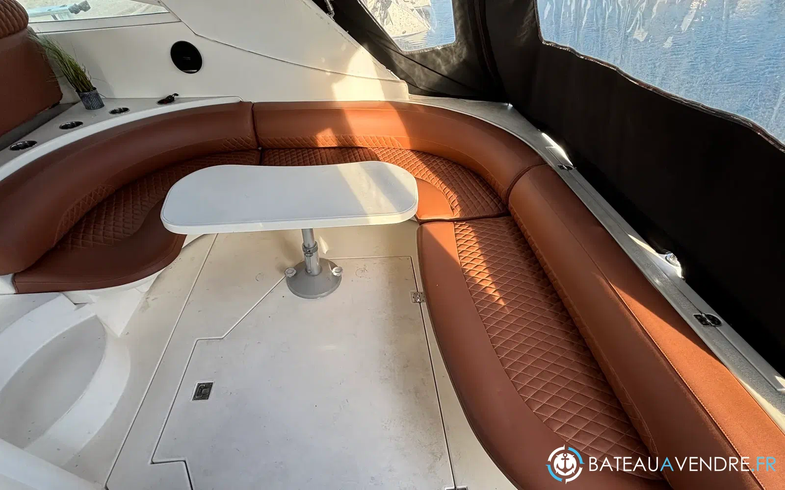 slider 14 Cruisers Yachts 4270 Esprit