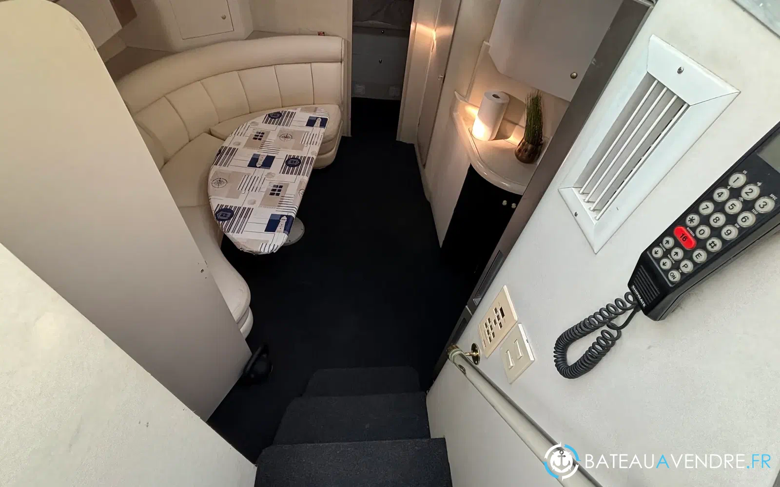 slider 20 Cruisers Yachts 4270 Esprit