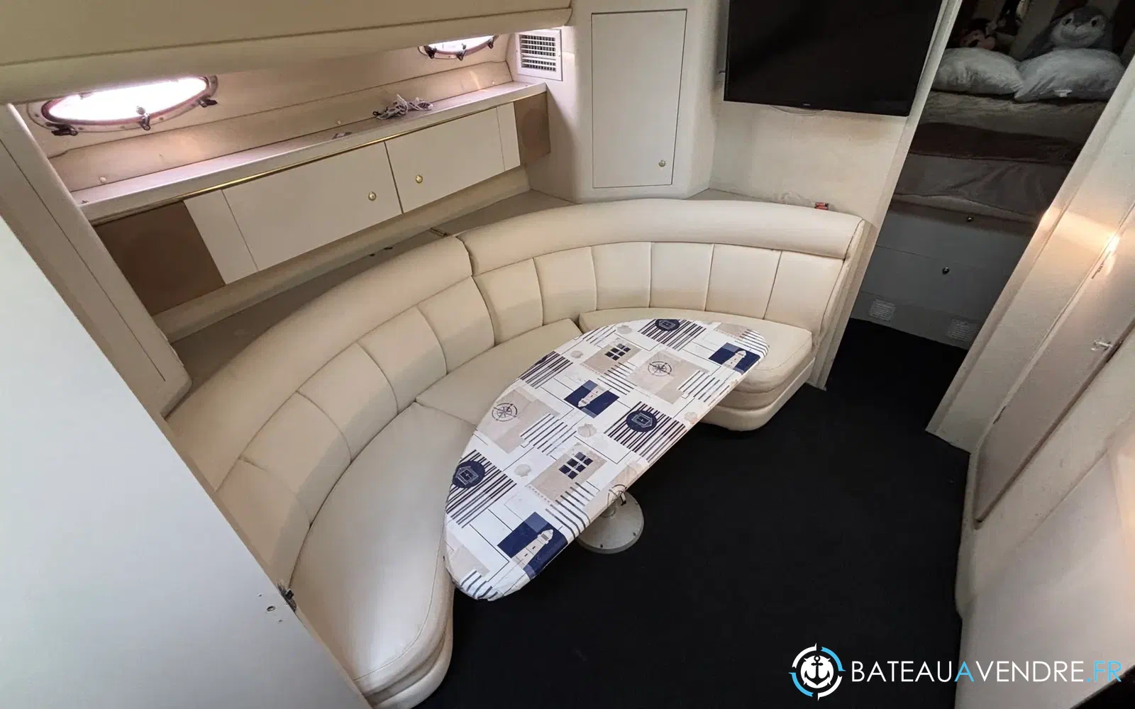slider 21 Cruisers Yachts 4270 Esprit