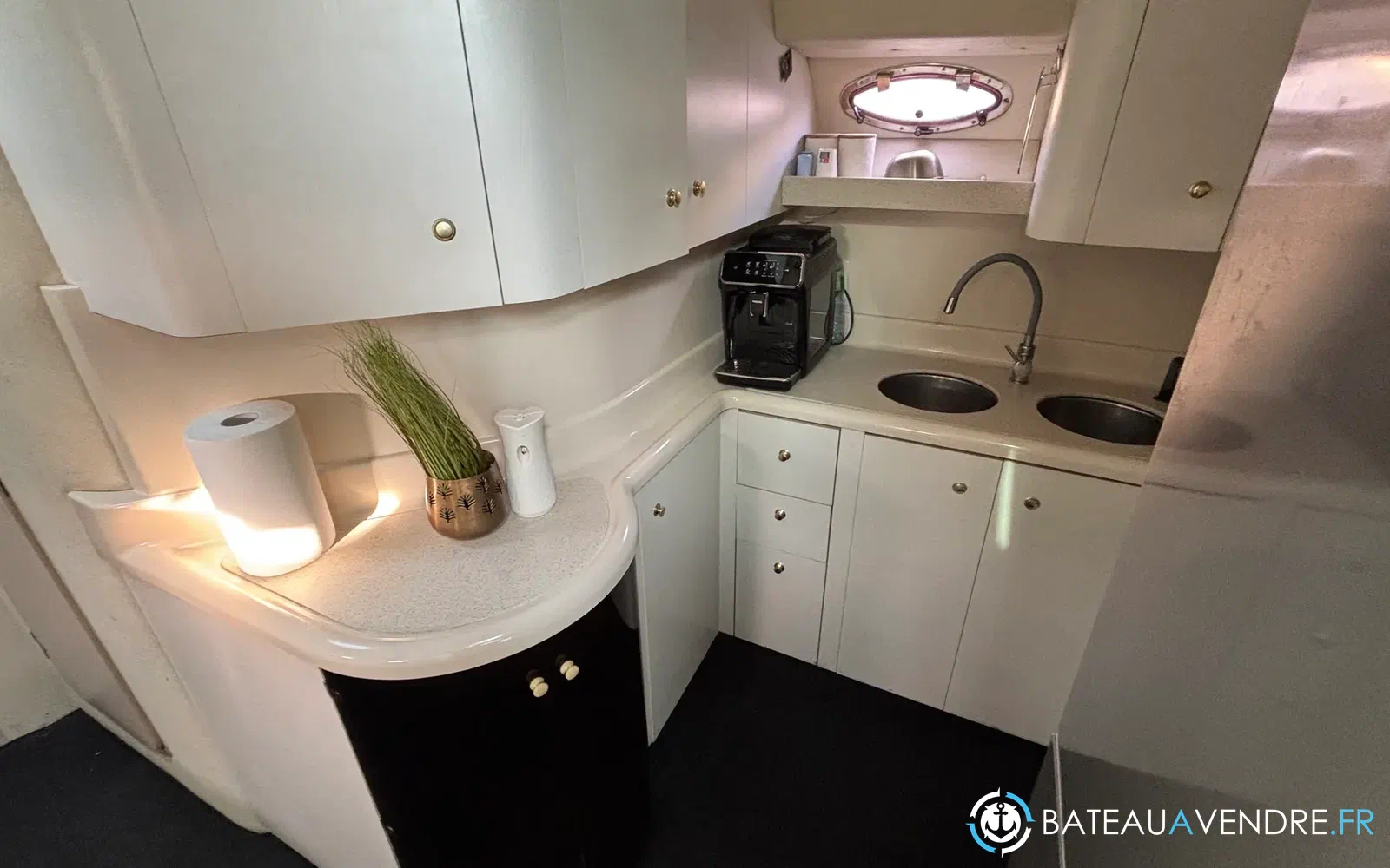 slider 27 Cruisers Yachts 4270 Esprit