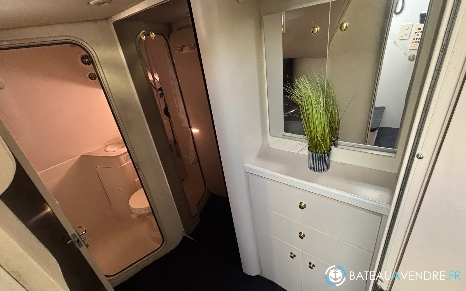 slider 29 Cruisers Yachts 4270 Esprit